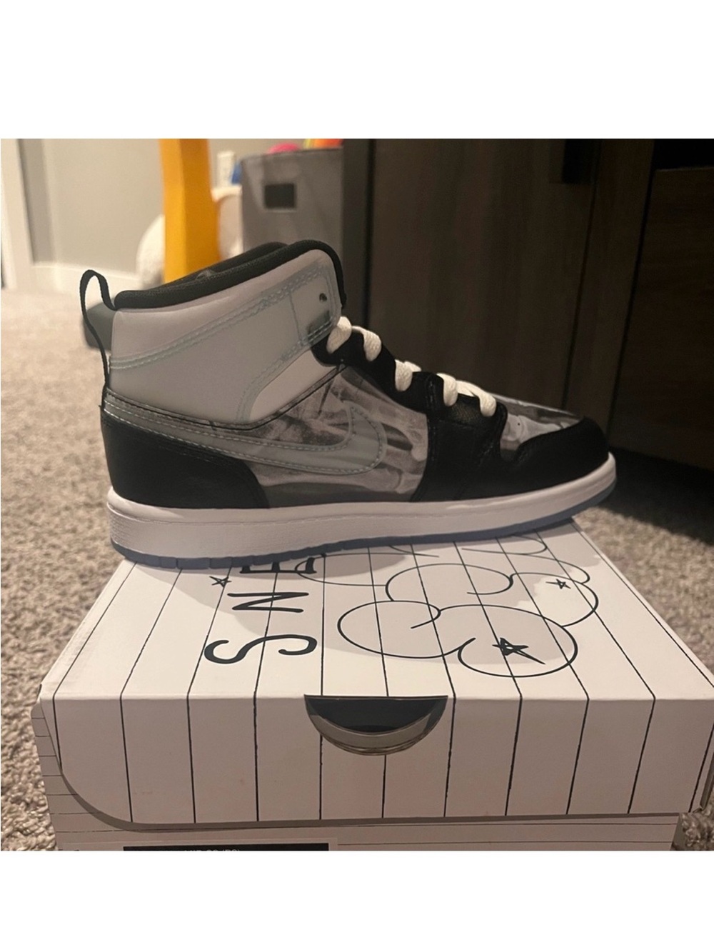 Jordan Mid 1 X-Ray size 4k